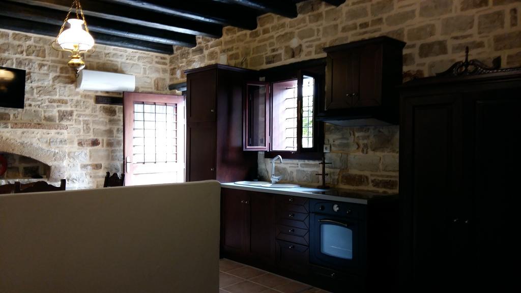 Kritikies Apartment Pitsidia Bagian luar foto